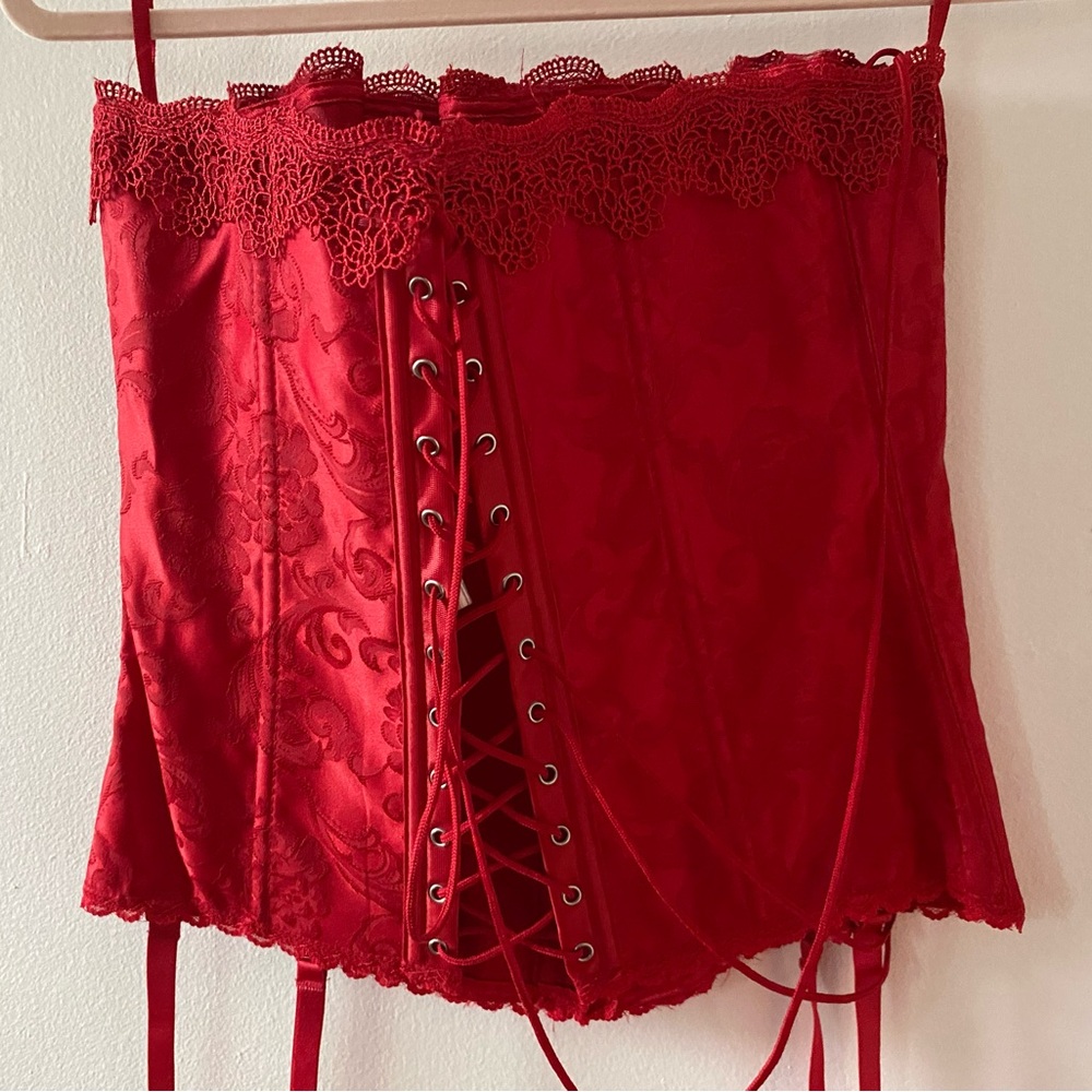 Y2k FREDERICK’S OF HOLLYWOOD RED CORSET